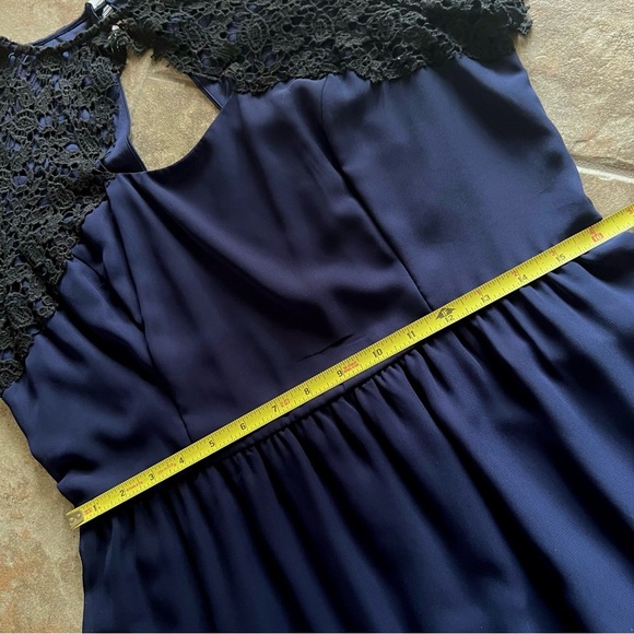 ⭐️BOGO FREE⭐️ URBAN OUTFITTERS Pins and Needles Navy and black NWT size L - Picture 11 of 14